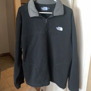 North Face fleece pullover black Medium men’s.